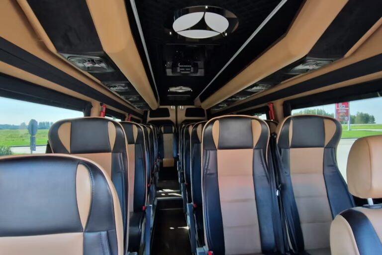 Mikroautobusų nuoma 20 vietų salonas