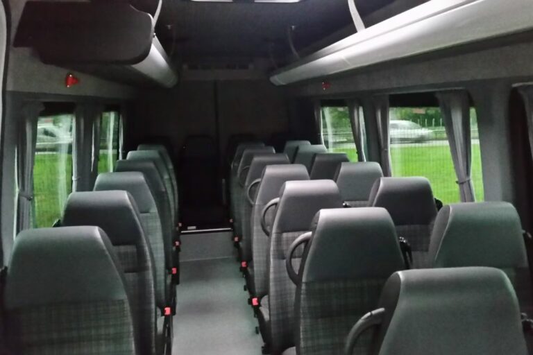 30 vietų mikroautobuso salonas